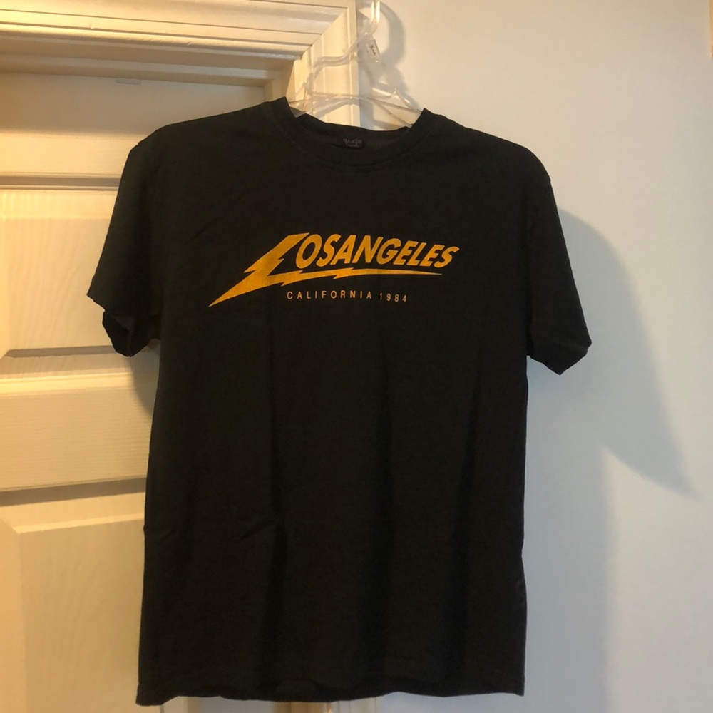 BRANDY MELVILLE GRAPHIC TEE